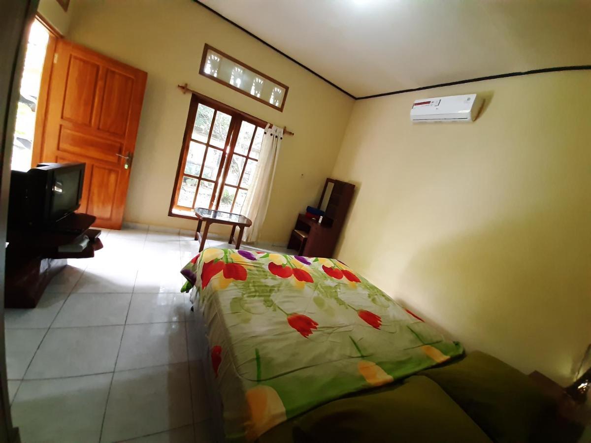 Penginapan Sedap Malam Lovina Eksteriør billede